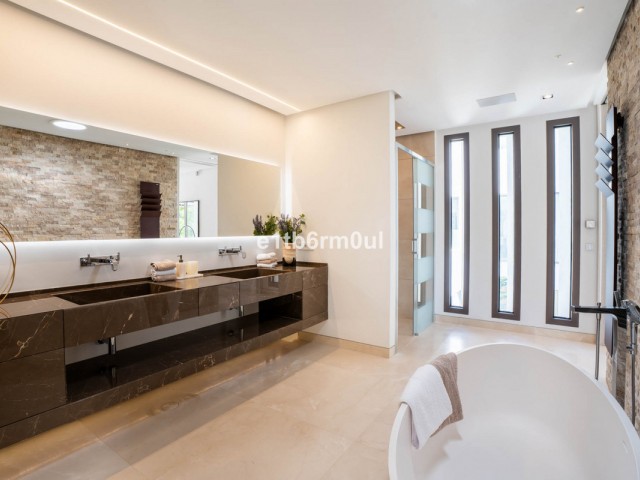 6 Sovrums Villa i La Quinta