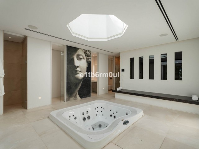 6 Sovrums Villa i La Quinta