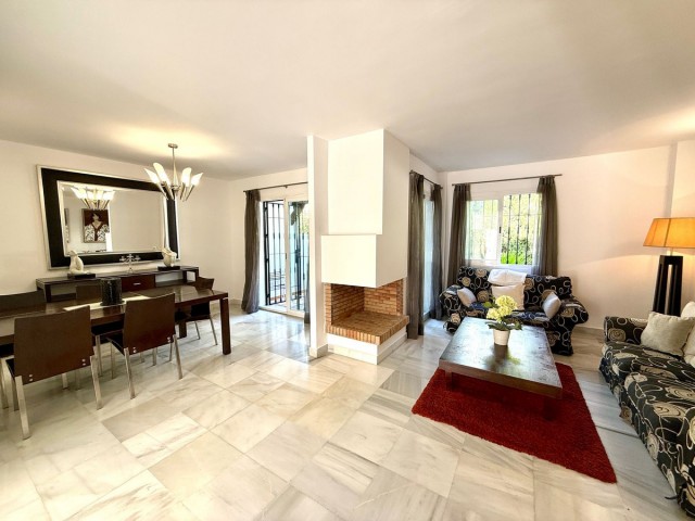 3 Slaapkamer Rijtjeshuis in Nueva Andalucía