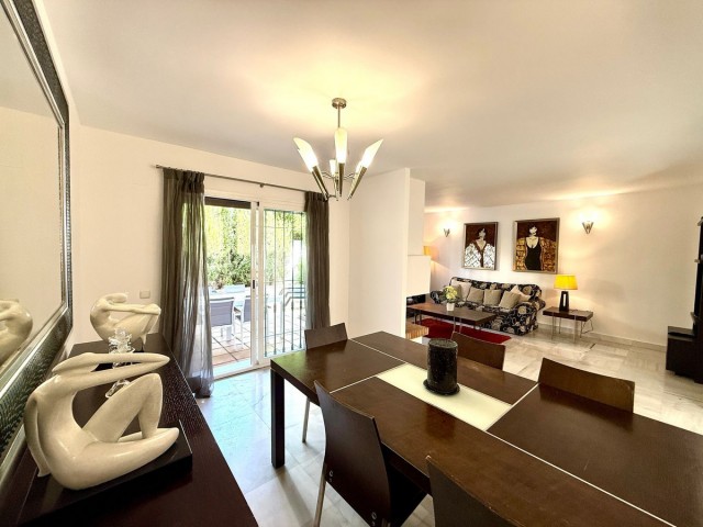 3 Slaapkamer Rijtjeshuis in Nueva Andalucía