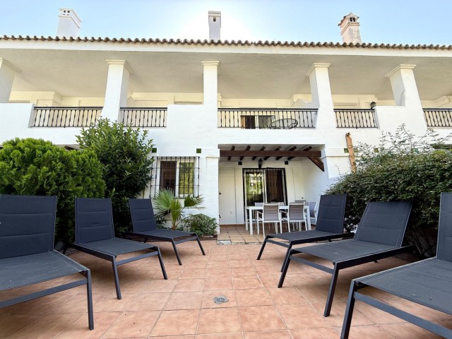 3 Slaapkamer Rijtjeshuis in Nueva Andalucía