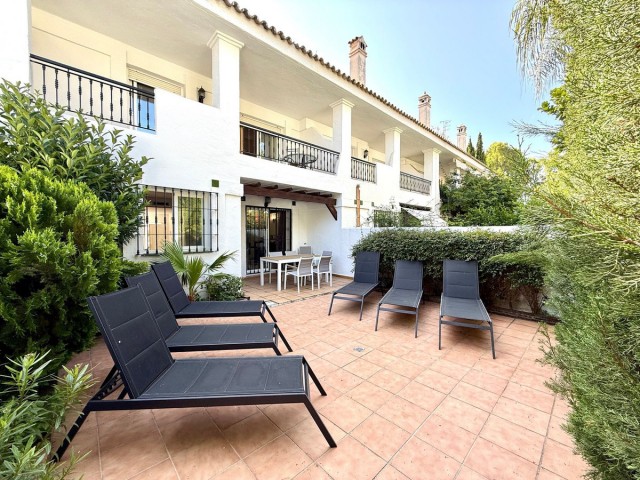 3 Slaapkamer Rijtjeshuis in Nueva Andalucía
