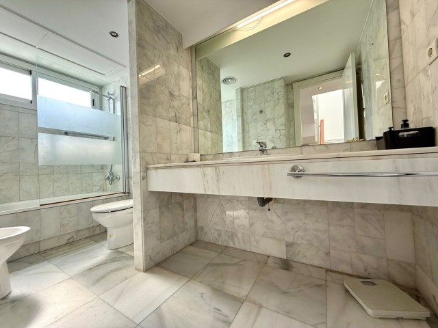 3 Slaapkamer Rijtjeshuis in Nueva Andalucía