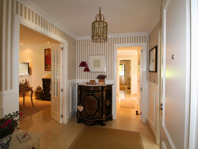 Apartamento con 2 Dormitorios  en San Roque Club