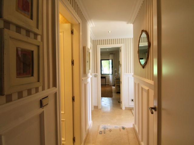 Apartamento con 2 Dormitorios  en San Roque Club