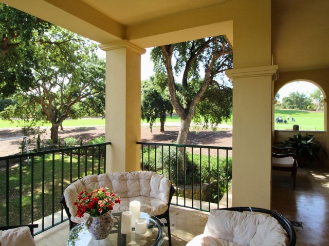 Apartamento con 2 Dormitorios  en San Roque Club