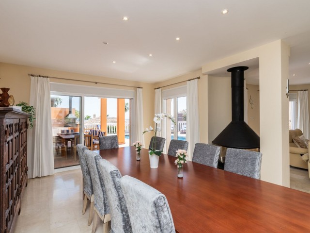 Villa avec 5 Chambres  à La Cala de Mijas