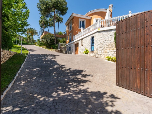 Villa avec 5 Chambres  à La Cala de Mijas