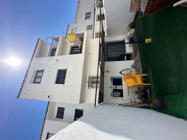 Maison mitoyenne avec 5 Chambres  à Estepona