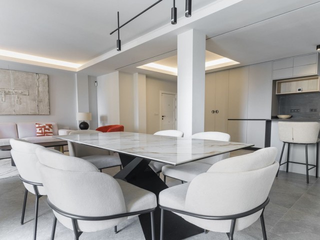 Apartamento con 3 Dormitorios  en Centro Histórico