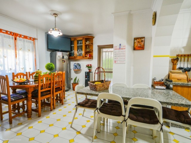 6 Schlafzimmer Villa in Benalmadena Costa