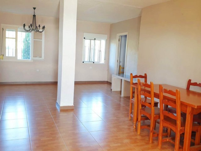 5 Sovrums Villa i Estepona