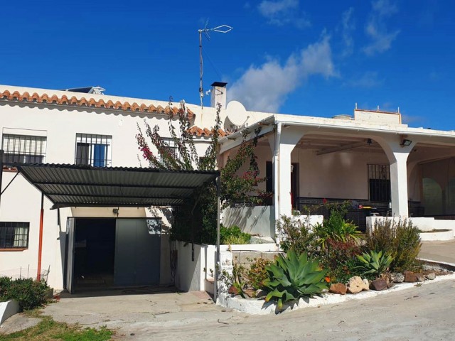 5 Sovrums Villa i Estepona