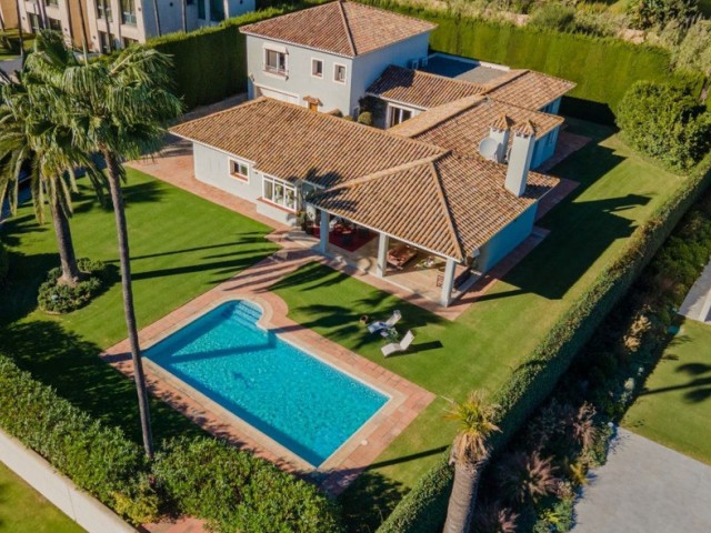5 Soveroms Villa i Sotogrande