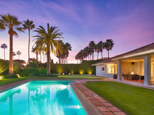 5 Soveroms Villa i Sotogrande