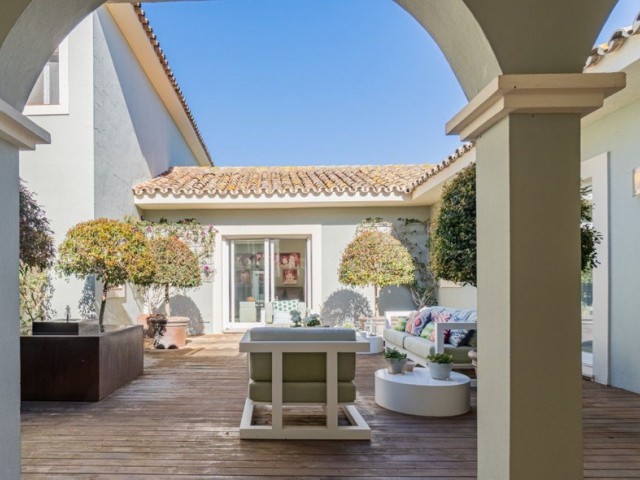5 Soveroms Villa i Sotogrande