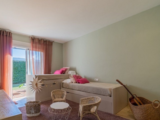5 Soveroms Villa i Sotogrande