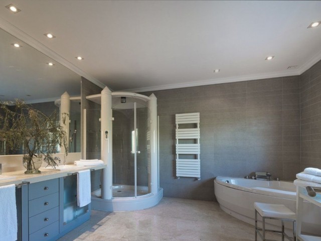 5 Soveroms Villa i Sotogrande