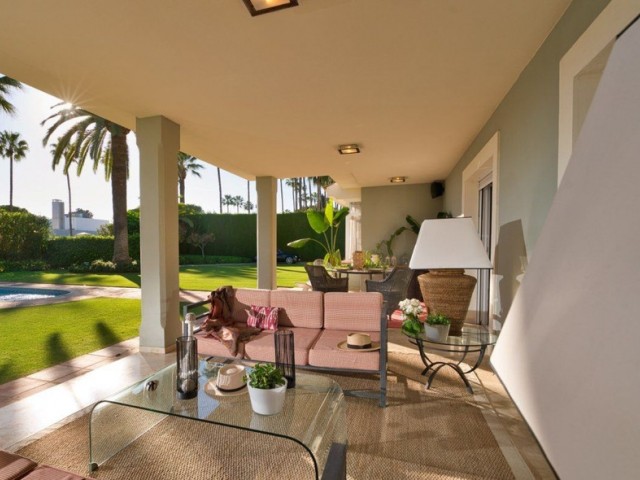 5 Soveroms Villa i Sotogrande