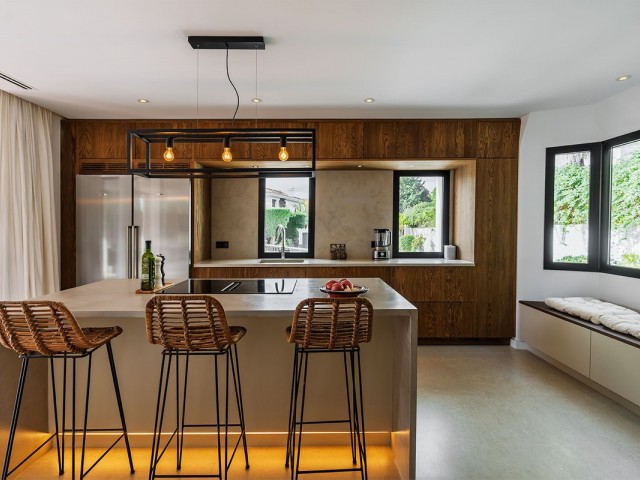 Villa avec 4 Chambres  à Nueva Andalucía