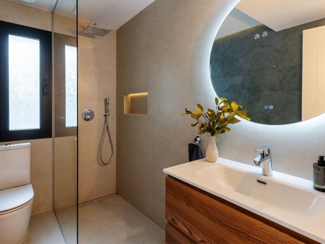 Villa avec 4 Chambres  à Nueva Andalucía