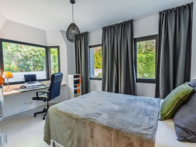 Villa avec 4 Chambres  à Nueva Andalucía