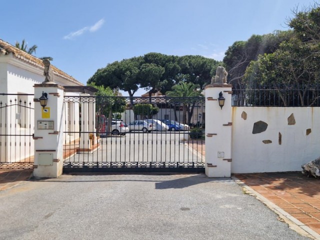 3 Bedrooms Apartment in Calahonda