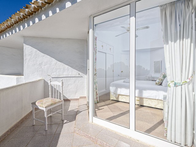3 Bedrooms Apartment in Calahonda