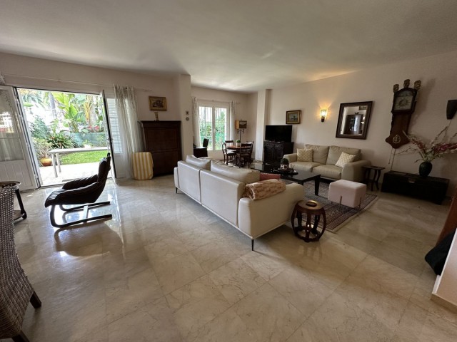 Apartment, El Presidente, R5056273