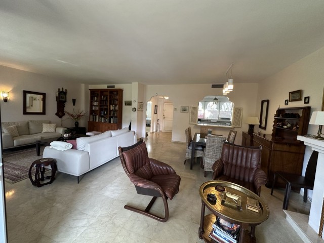 Apartment, El Presidente, R5056273