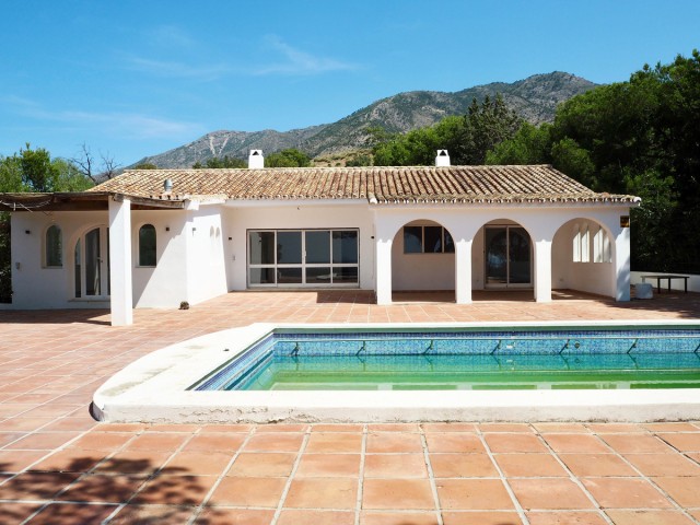 Villa con 5 Dormitorios  en Mijas