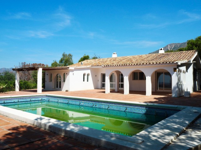 Villa con 5 Dormitorios  en Mijas