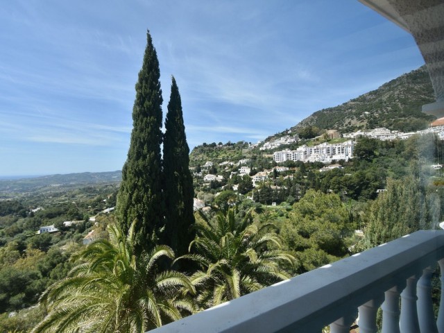 Villa con 6 Dormitorios  en Mijas
