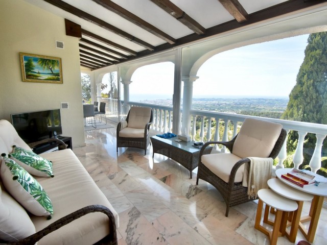 Villa con 6 Dormitorios  en Mijas