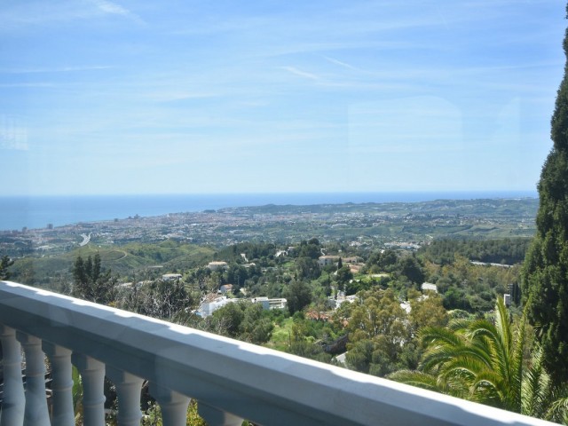 Villa con 6 Dormitorios  en Mijas