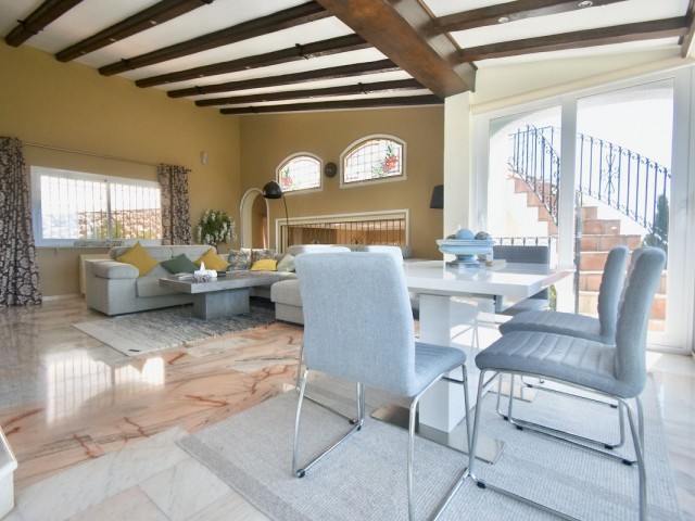 6 Bedrooms Villa in Mijas