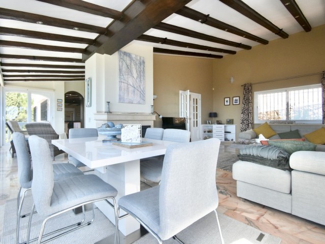 6 Bedrooms Villa in Mijas
