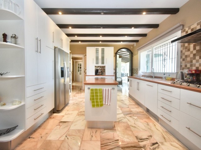 6 Bedrooms Villa in Mijas