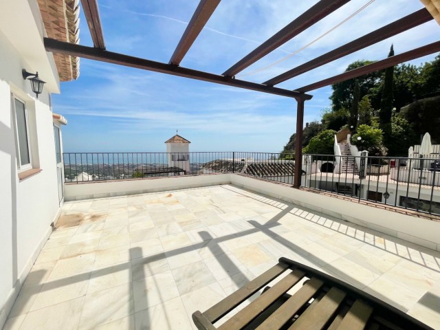 Apartamento con 3 Dormitorios  en Mijas