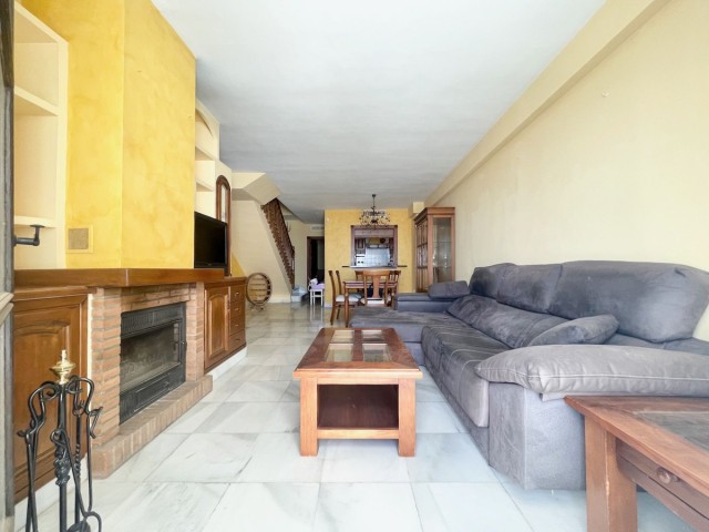 Apartamento con 3 Dormitorios  en Mijas