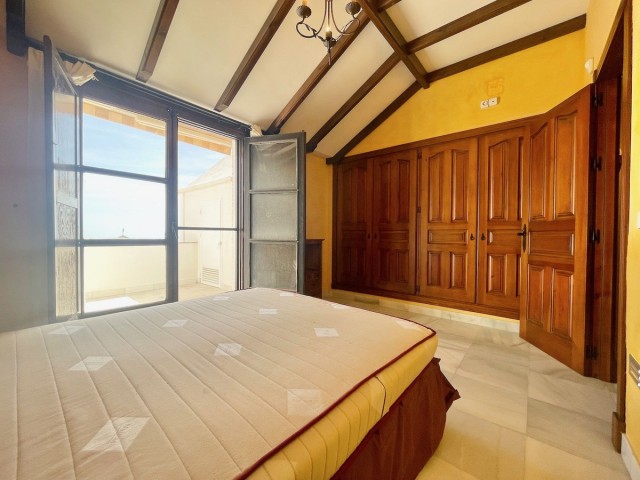 Apartamento con 3 Dormitorios  en Mijas