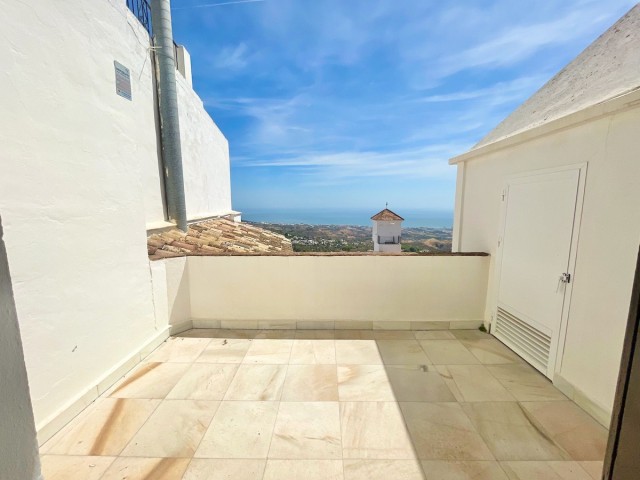 Apartamento con 3 Dormitorios  en Mijas