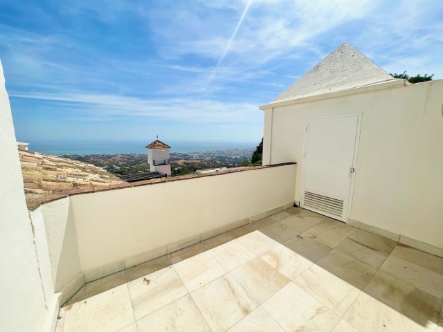 Apartamento con 3 Dormitorios  en Mijas