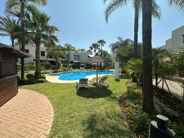 Maison mitoyenne avec 3 Chambres  à Cancelada