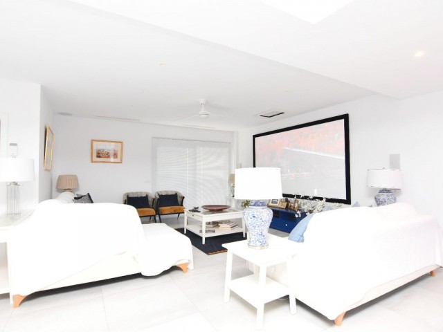 4 Bedrooms Villa in Benalmadena Pueblo