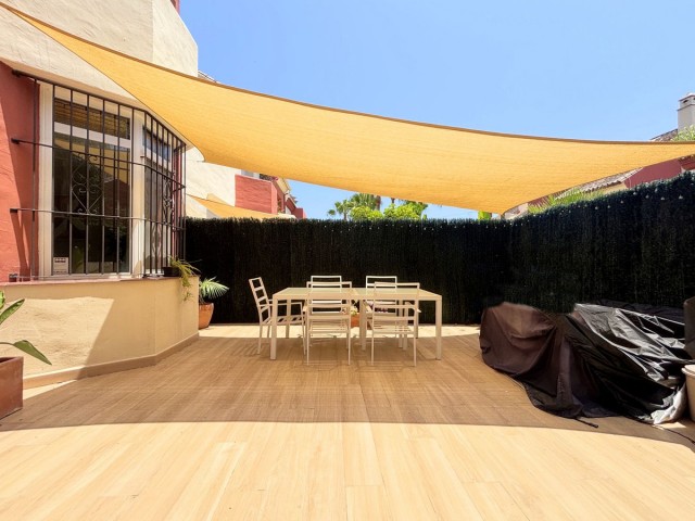 Maison mitoyenne avec 3 Chambres  à Estepona