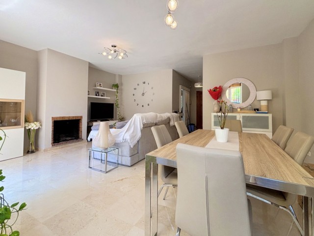Maison mitoyenne avec 3 Chambres  à Estepona