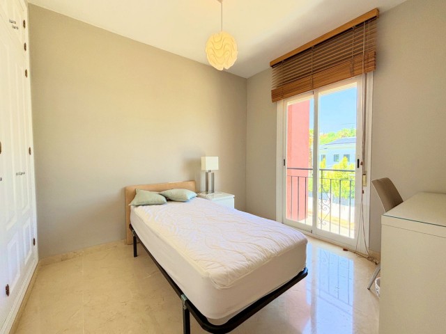 Maison mitoyenne avec 3 Chambres  à Estepona