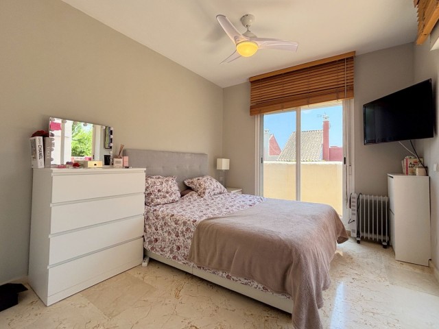 Maison mitoyenne avec 3 Chambres  à Estepona