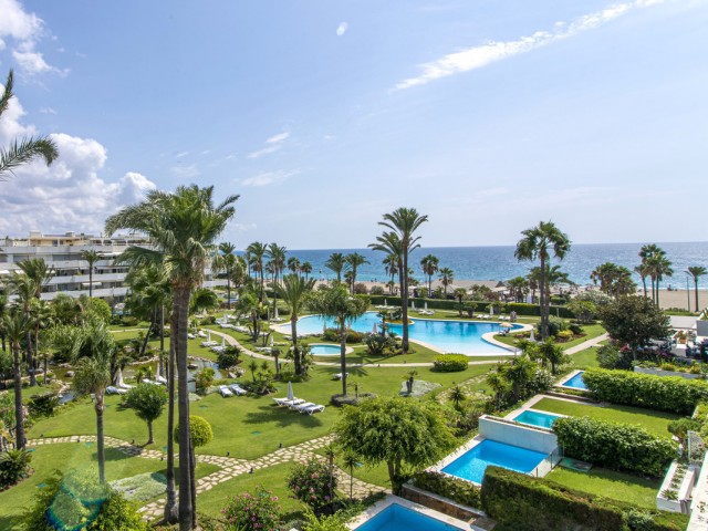 Kattohuoneisto Puerto Banús